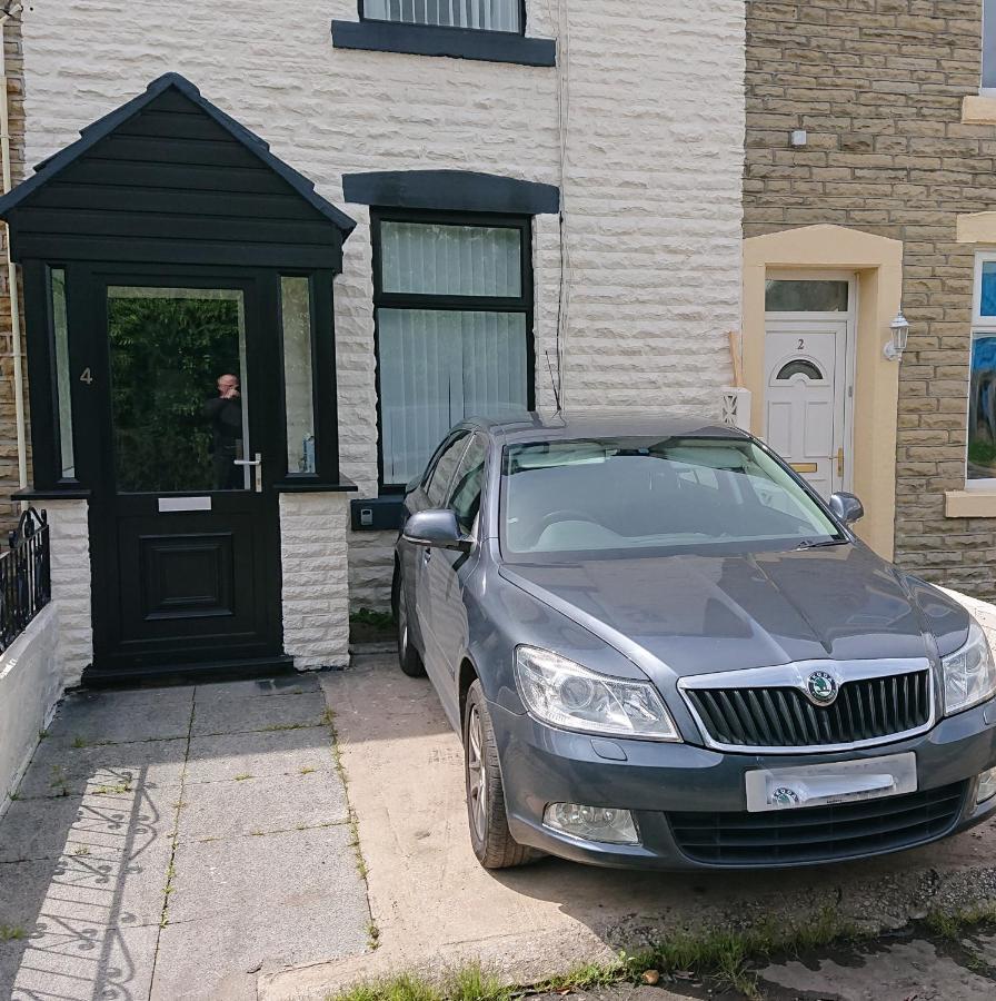 Entire House - 2 Bedroom - 3 Bed - Free Wifi - Tv Clayton-le-Moors Екстериор снимка